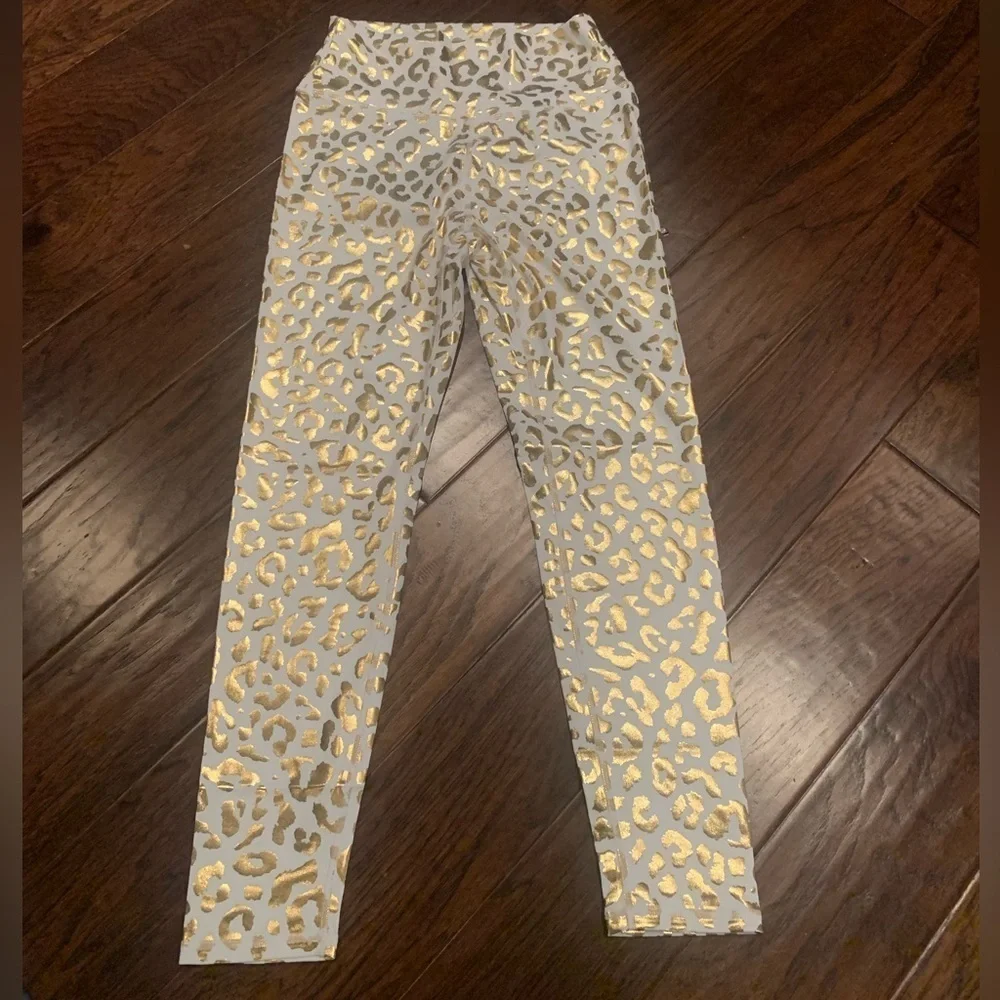 Leopard high Waist leggings. Amazing quality - Picture 2 of 2